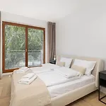 Luxurious With A Terrace And Garage - Grzybowska 华沙