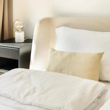 Luxurious With A Terrace And Garage - Grzybowska Warschau