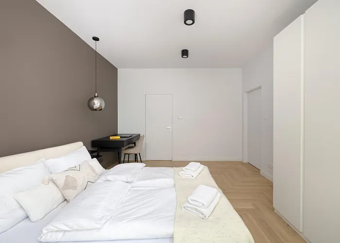 Luxurious With A Terrace And Garage - Grzybowska *